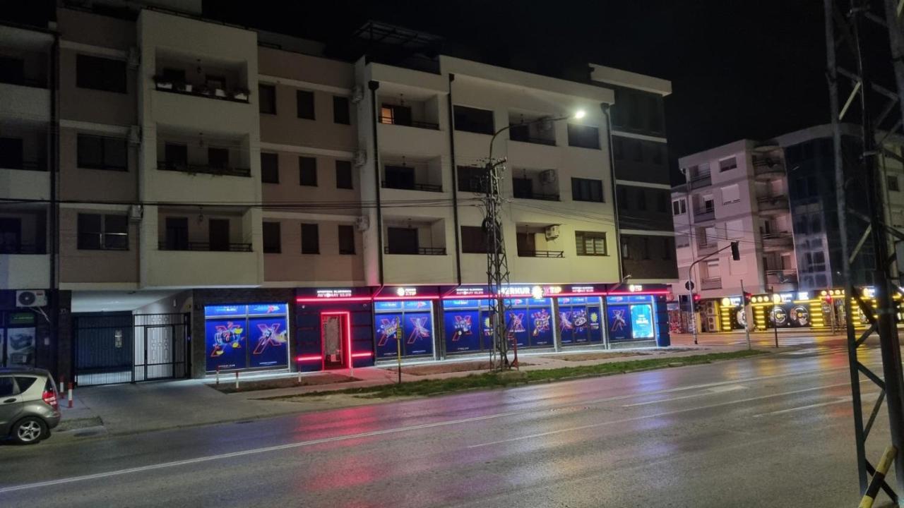 Apartman Lux-Besplatno Koriscenje Zasebne Garaze Sremska Mitrovica Ngoại thất bức ảnh
